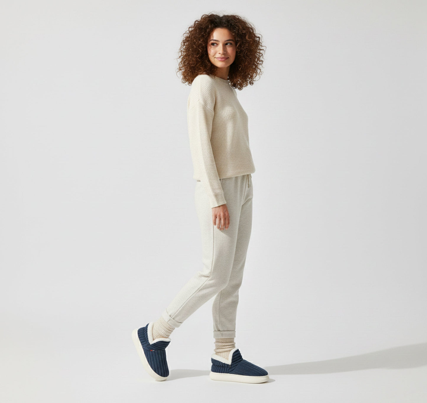 Just-Outlet | Unisex Indoor Slippers – Warm Plush Edition